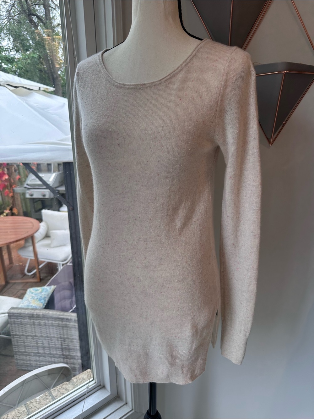 CLUB MONACO CASHMERE Wool Blend Lightweight Crewneck Sweater Cream Pink Sz Small